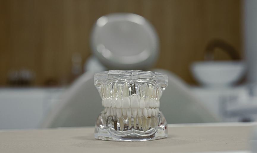 Consultorio equipado de la sucursal Oral Dent en Chillogallo